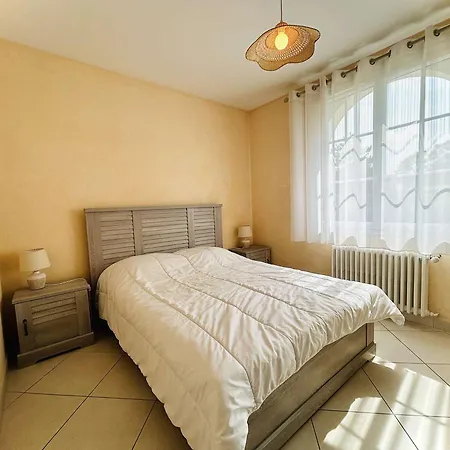 Enchanteur à : Maison 3 Pièces, 6 Couchages, Proche Avec Jardin Et Terrasse Sud - Fr-1-245-155 Hébergement de vacances