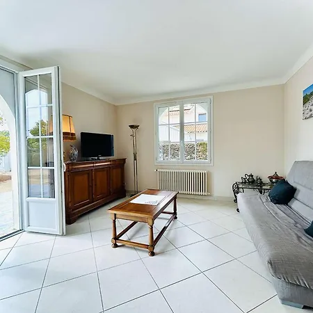 Prázdninový dům Sejour Enchanteur A : Maison 3 Pieces, 6 Couchages, Proche Avec Jardin Et Terrasse Sud - Fr-1-245-155