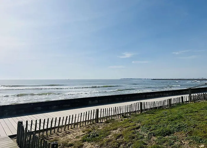 Enchanteur à : Maison 3 Pièces, 6 Couchages, Proche Avec Jardin Et Terrasse Sud - Fr-1-245-155 *